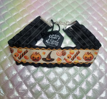 Load image into Gallery viewer, Trick Or Treat Choker