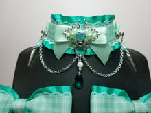 Load image into Gallery viewer, Royal Mint Collar and Bow Set