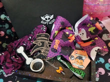 Load image into Gallery viewer, Goth Jewelry Mystery Gift Box