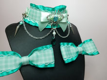 Load image into Gallery viewer, Royal Mint Collar and Bow Set