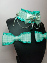 Load image into Gallery viewer, Royal Mint Collar and Bow Set