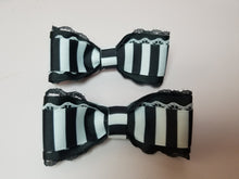 Load image into Gallery viewer, Stripey Vibes Collar and Bow Set