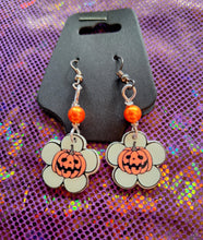 Load image into Gallery viewer, Daisy Jack Earrings

