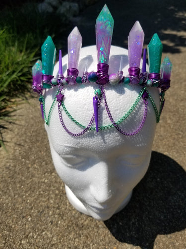 Amethyst Queen Crystal Crown - Wire Wrapped Resin Tiara - Poison Ivy Cosplay Headband - Iridescent Opal Crystal - Purple Green Costume Scary Aliens