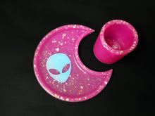 Load image into Gallery viewer, Hot Pink Holographic Alien Moon Tray Scary Aliens
