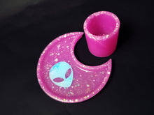 Load image into Gallery viewer, Hot Pink Holographic Alien Moon Tray Scary Aliens
