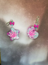 Load image into Gallery viewer, Kawaii Pink Weed Bag Charm - 420 Resin Heart Charm - Kawaii Chubby Star - Stoner Gift - Glow in the Dark Space - Pastel Goth Harajuku Bimbo Scary Aliens
