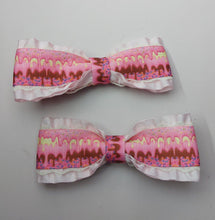 Load image into Gallery viewer, Pink Frosting  Luxury BDSM Collar and Bows Set Scary Aliens
