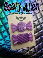 Load image into Gallery viewer, Purple Candy Jumbo Barrettes Set Scary Aliens
