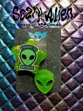 Load image into Gallery viewer, Star Alien Barrettes Set Scary Aliens
