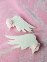 Load image into Gallery viewer, White Rose Cosplay Wings Barrettes Set Scary Aliens
