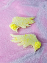 Load image into Gallery viewer, Yellow Rose Cosplay Wings Barrettes Set Scary Aliens
